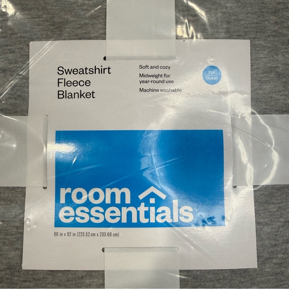 Room Essentials Light Gray Sweatshirt Fleece Blanket - Picture 2 of 3